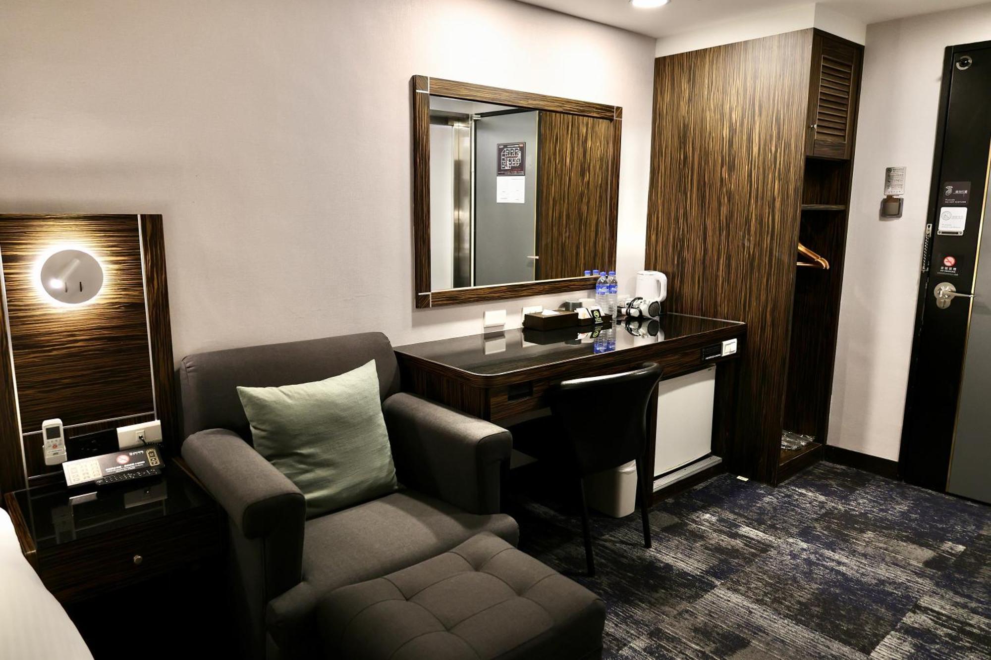 Hub Hotel - Zhongshan Branch Taipei Exterior photo